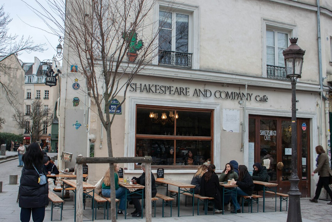 french celebrities at cafe